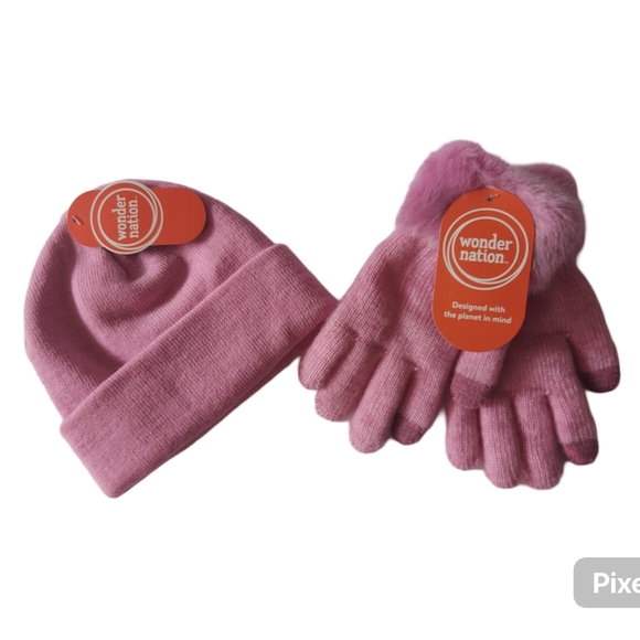 Winter Hat and gloves - Picture 1 of 2